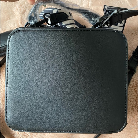 New Steve Madden Black Belizza handbag with removable coin pouch - Picture 10 of 10